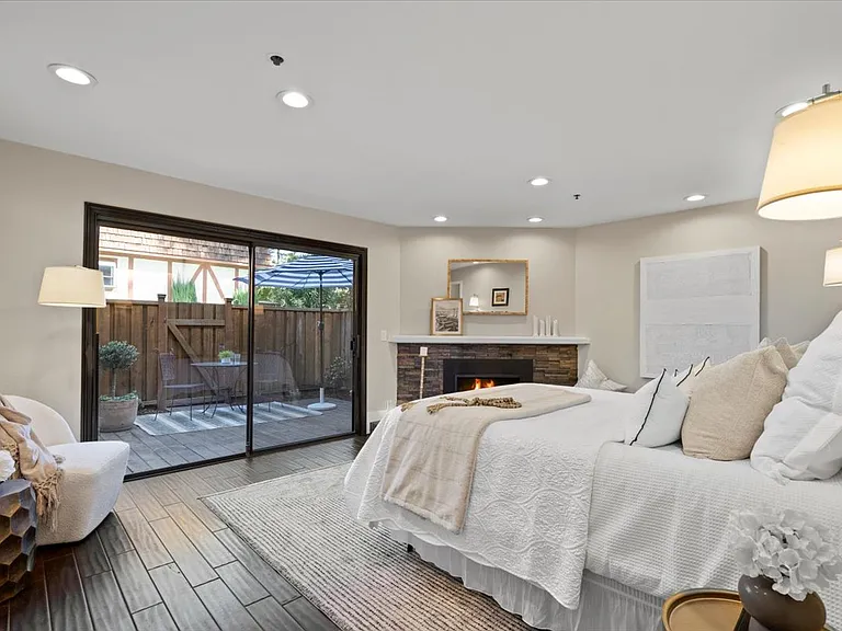 885 Jordan Ave — Photo 16