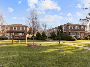 800 Old Springfield Ave UNIT 24, Summit, NJ 07901
