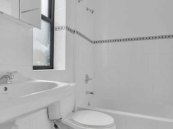 5th image of 807 Riverside Dr APT 6C
