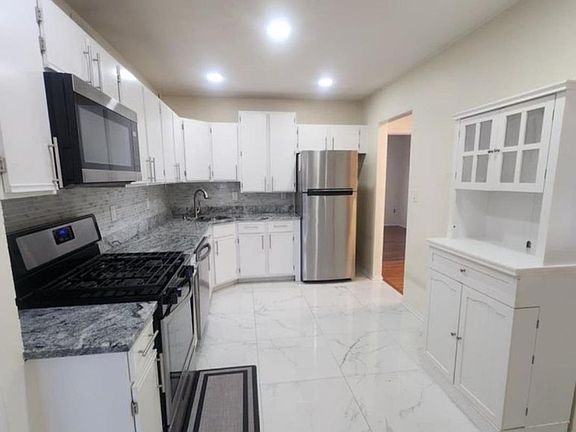 4th image of 1301 Plymouth Rd