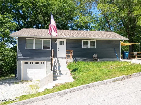 1903 Cherry St, Seneca, MO 64865