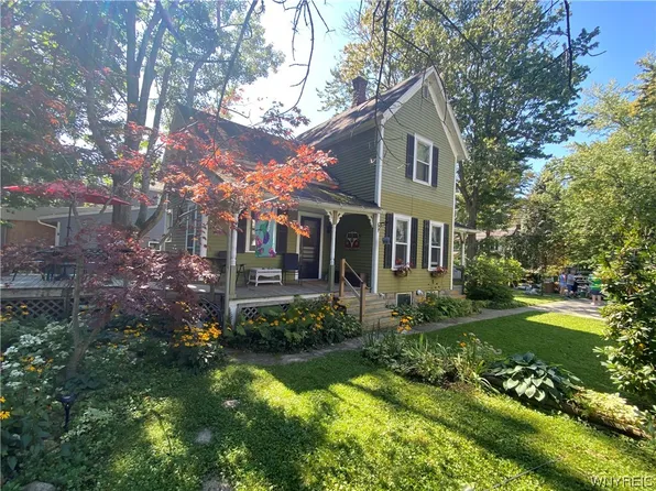 52 Huron St, Hamburg, NY 14075