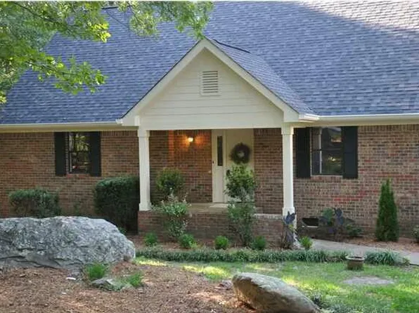 2444 Wood Sorrell Ln, Signal Mountain, TN 37377