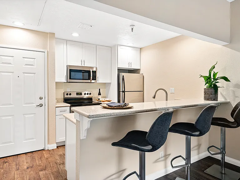 Valley Oaks Village — Photo 9