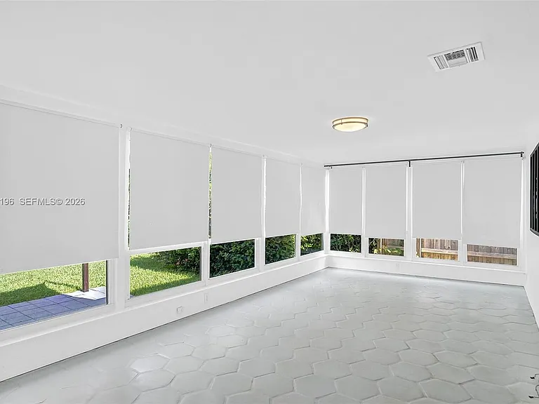 9040 Carlyle Ave — Photo 30