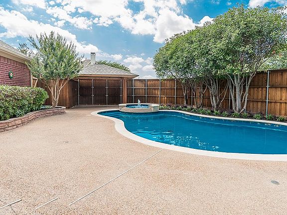 4th image of 3805 Crownhill Dr