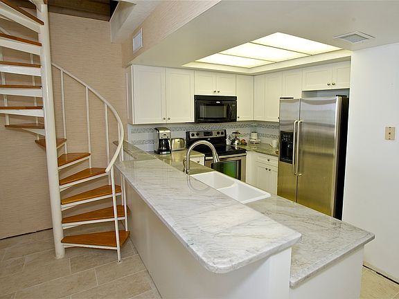 2nd image of 2000 Gulf Blvd APT 10