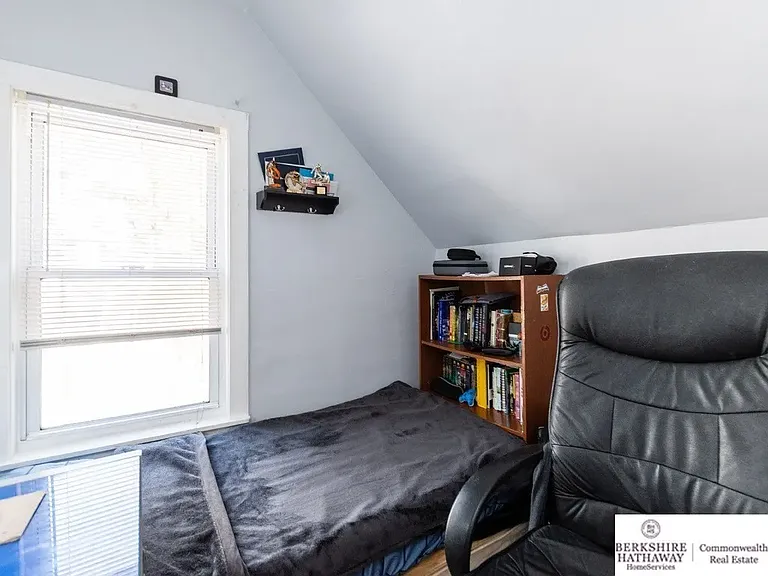 469 Salem St — Photo 6