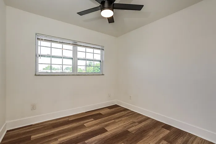 744 Forester Ave — Photo 9