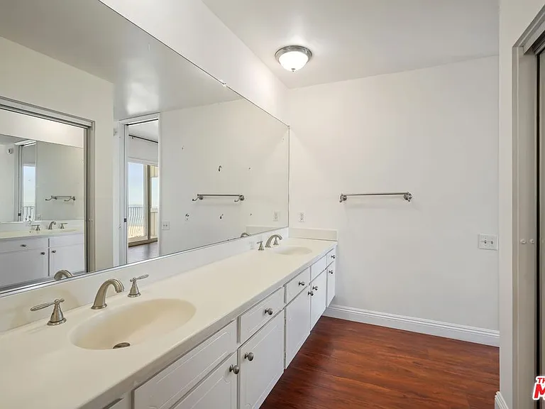 18103 Coastline Dr #8 — Photo 11