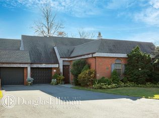 251 Helm Ln, Bay Shore, NY 11706