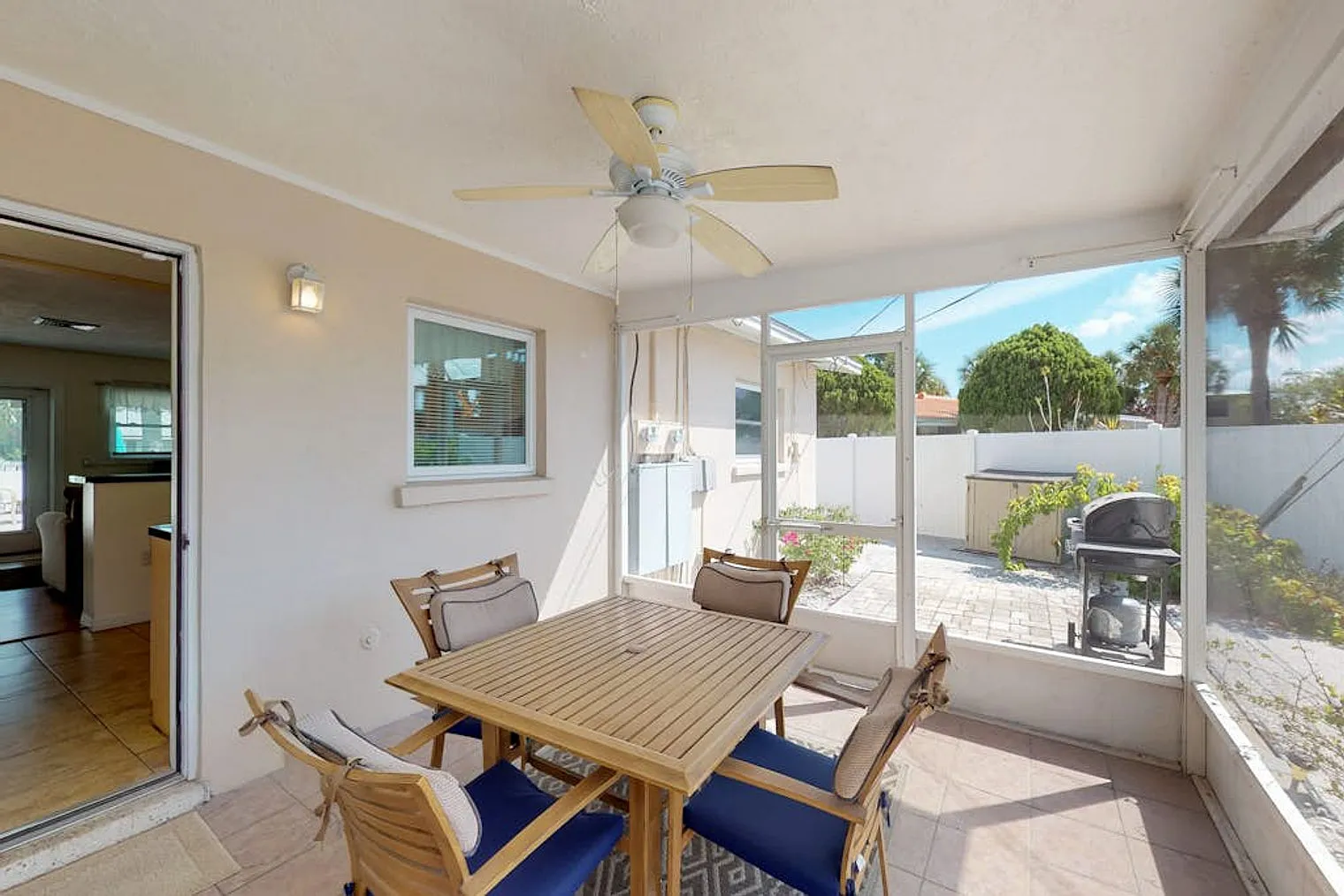 2 bed, 1.0 bath, 850 sqft, $5,368 — Photo 3