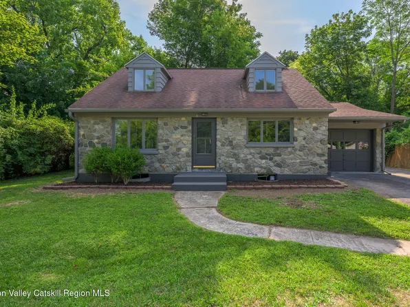 6 Harry Howard Avenue, Hudson, NY 12534
