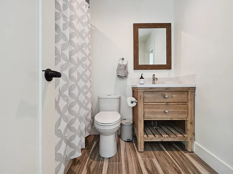 3870 N Clay St — Photo 4