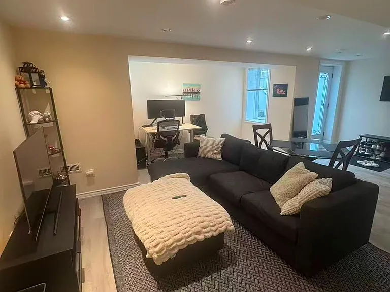 278 Ivy Jay Cres #BASEMENT — Photo 9