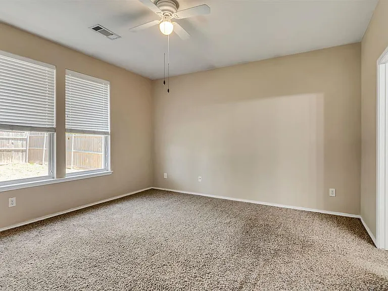 4105 Capstone Dr — Photo 17