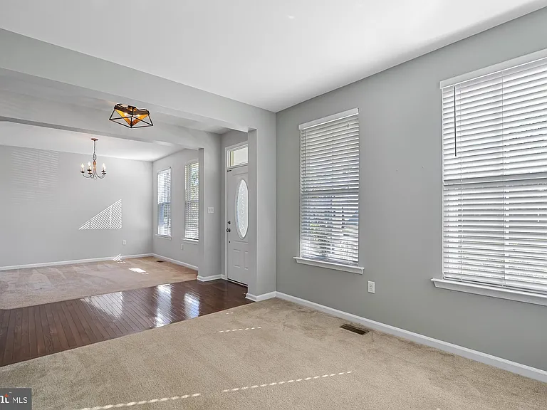 605 Socrates St — Photo 5