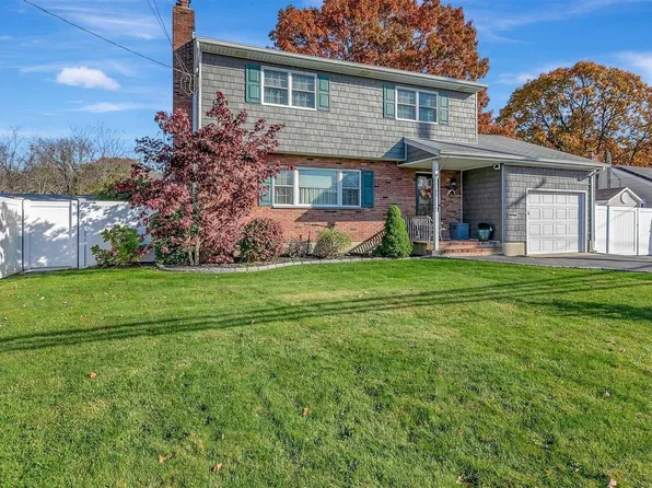 82 Saxon Avenue, Bay Shore, NY 11706