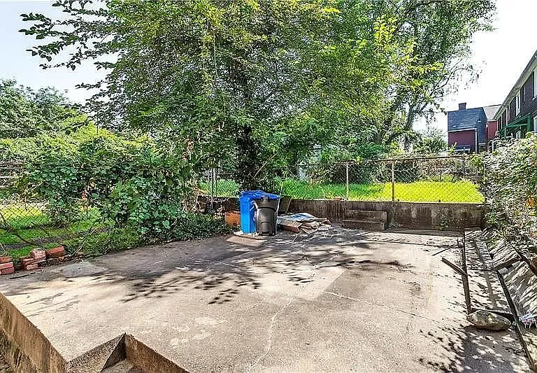 3230 Ward St — Photo 12