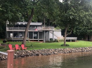 16007 N Point Rd, Huntersville, NC 28078