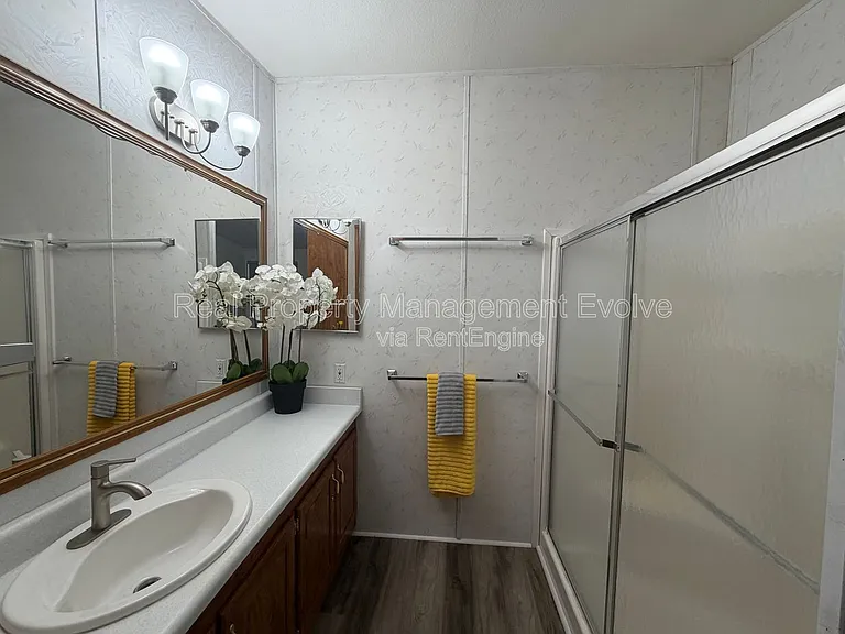 1514 E Muriel Dr — Photo 13
