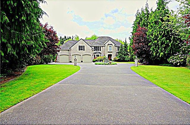 2nd image of 11214 Clover Park Dr SW