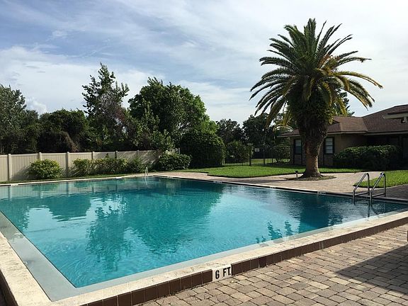 4th image of 1113 Monticello Ln APT 1
