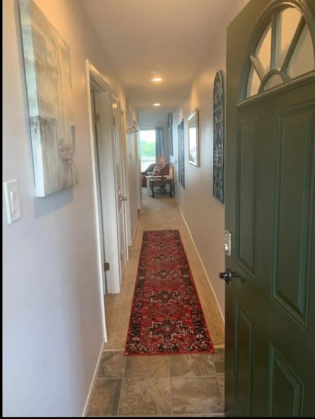 2 bed, 1000 sqft, $1,800 — Photo 4