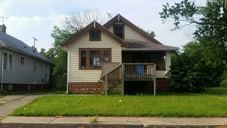 12120 Farringdon Ave photo 1