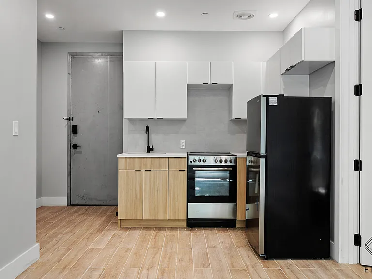 809 Midwood St #3G — Photo 5