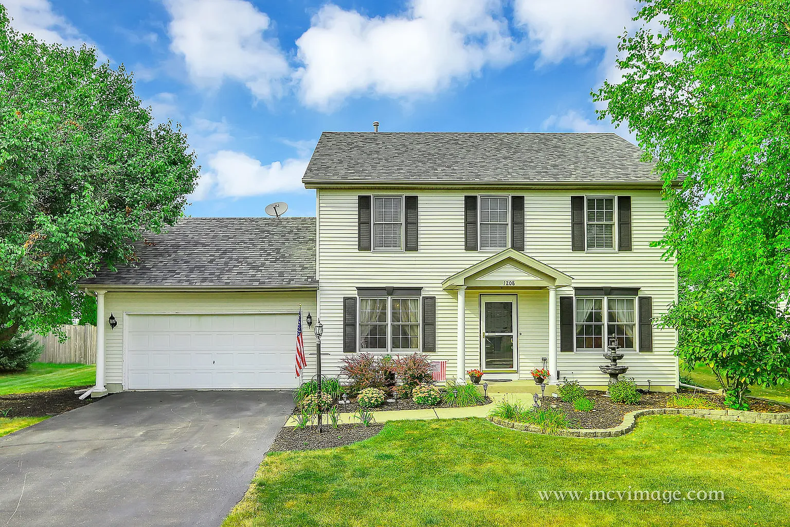 1208 Country Dr photo 1