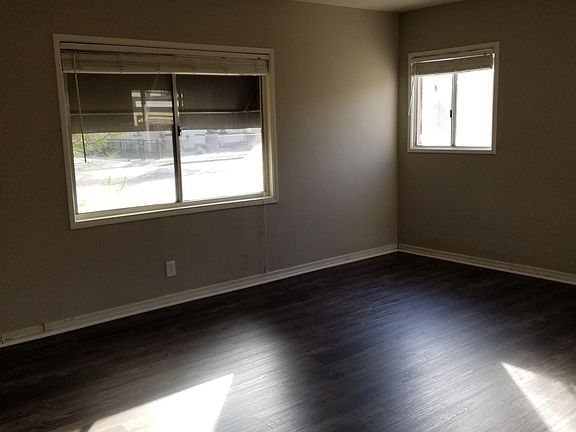 2nd image of 937 W Colorado Blvd APT B