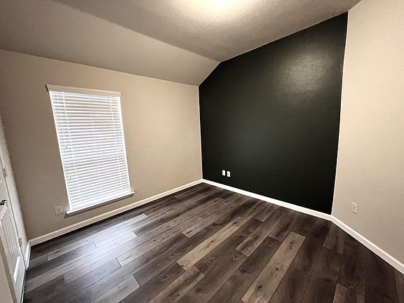 4th image of 2929 Pecan Grove Dr