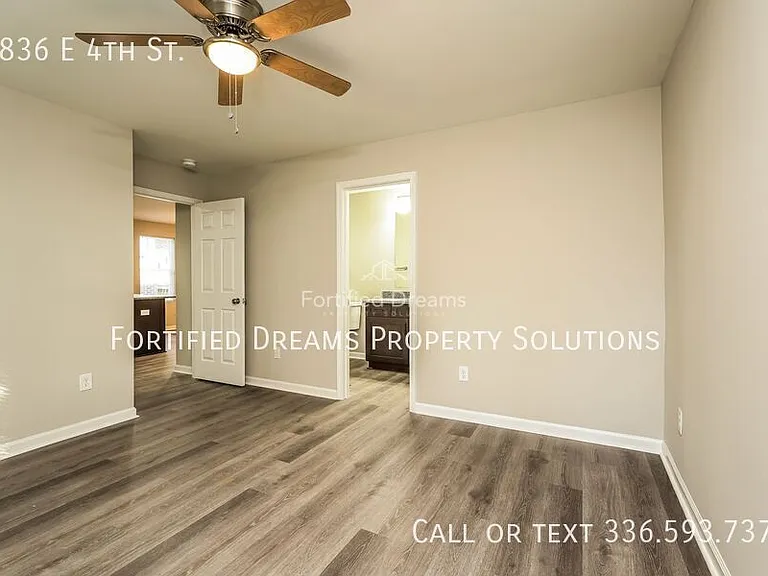 1836 E 4th St — Photo 11
