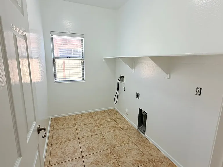 1739 N Saint Francis Pl — Photo 7