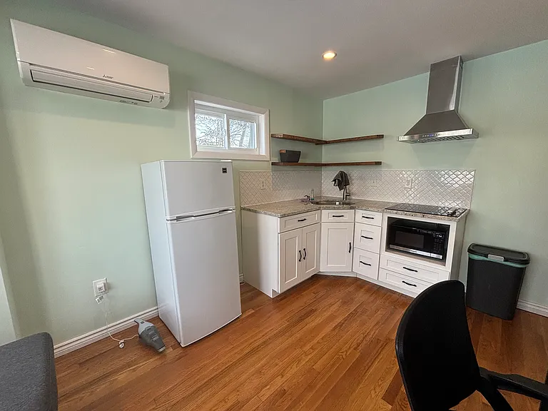 30 Alaric St #1 — Photo 4