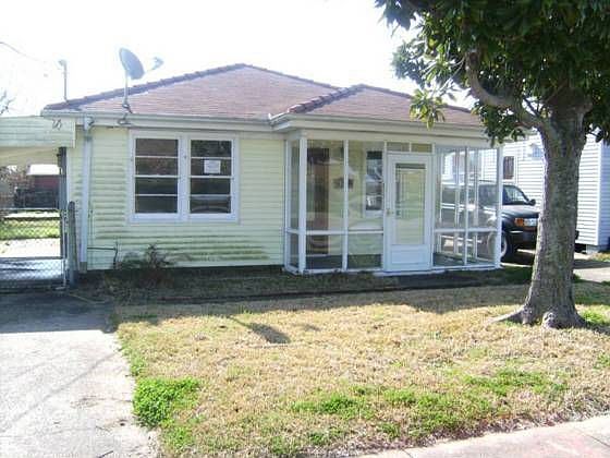 1st image of 11012 Hayne Blvd