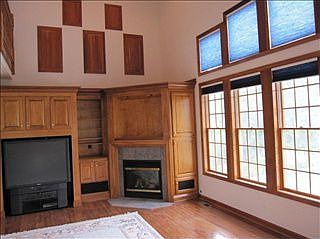 5th image of 2381 Cheviot Hills Ln
