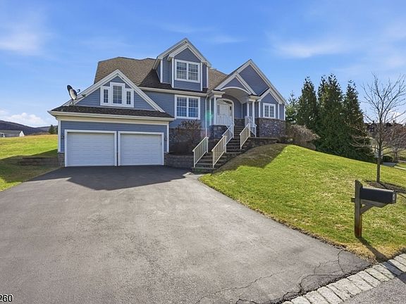 3rd image of 4 Coventry Rd