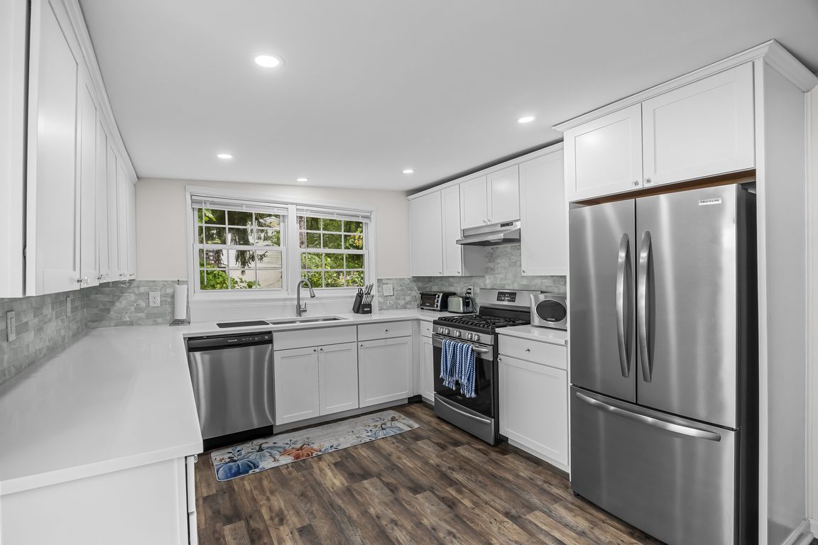 next background image