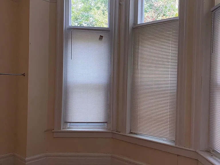 1609 W Grace St — Photo 15