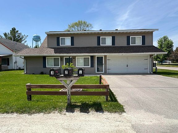 2nd image of 104 Maple St