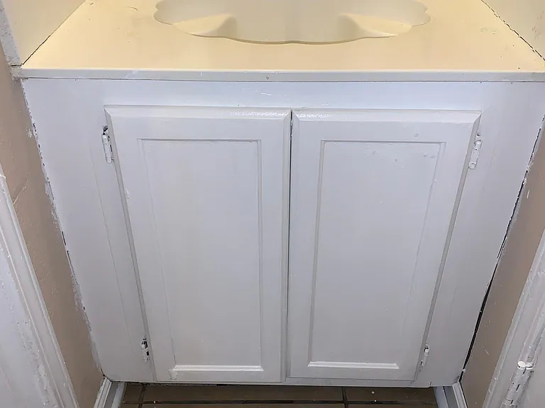 1/2 Bathroom