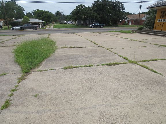 5th image of 303 N Lutterloh Ave