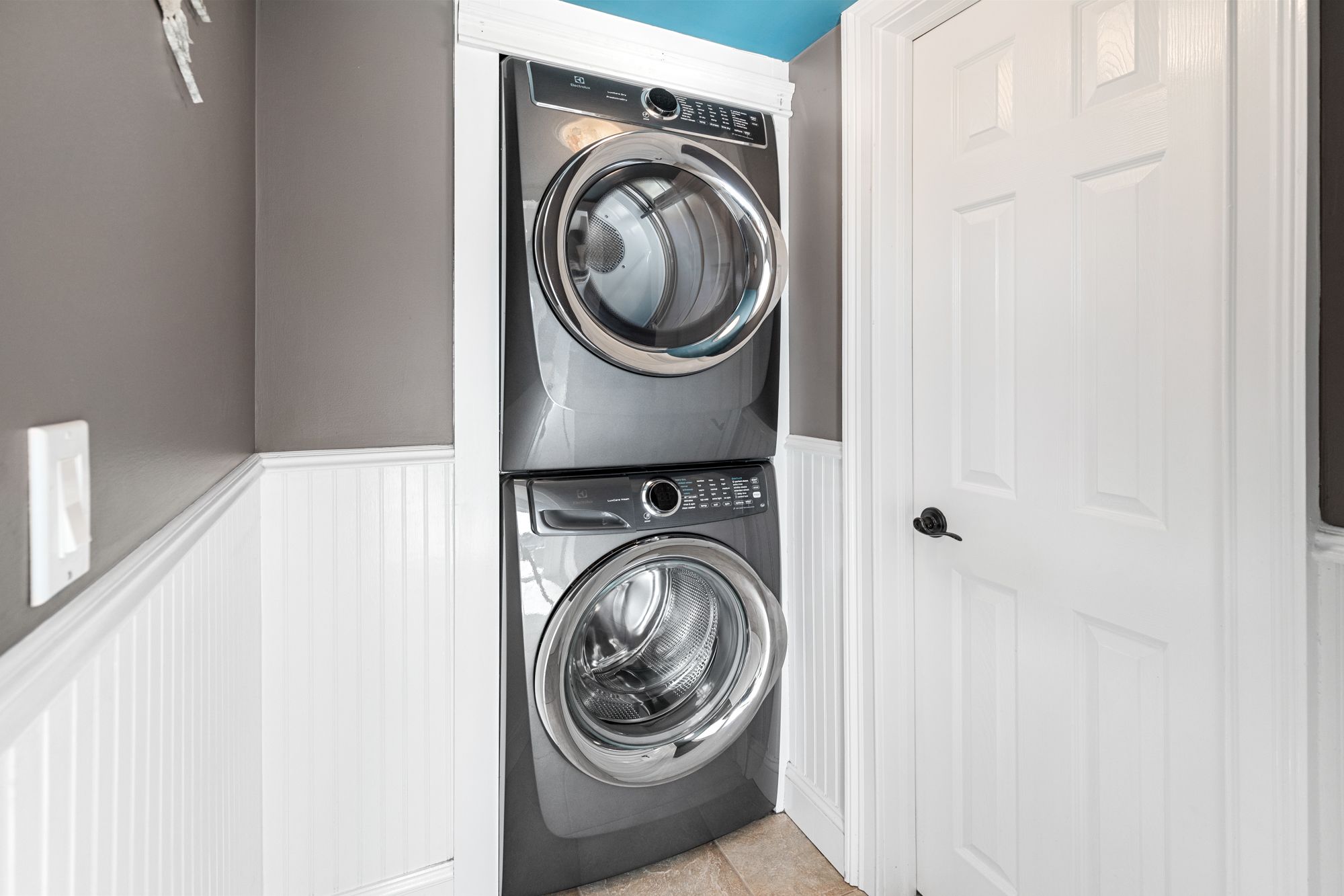 16 Red Bridge Rd, Center Moriches, NY 11934 Out East