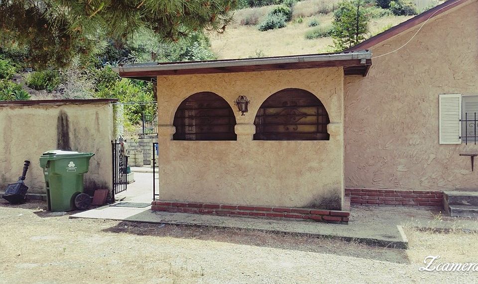 2nd image of 10278 Sunland Blvd