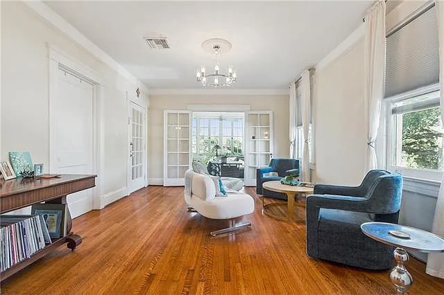 3 bed, 2.5 bath, 2200 sqft, $2,700 — Photo 4
