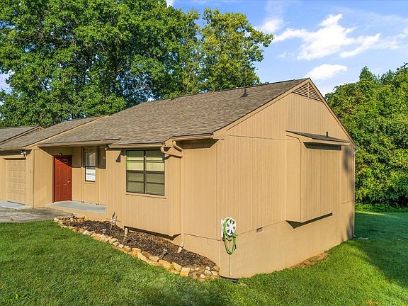 3rd image of 8709 Olde Colony Trl APT 33
