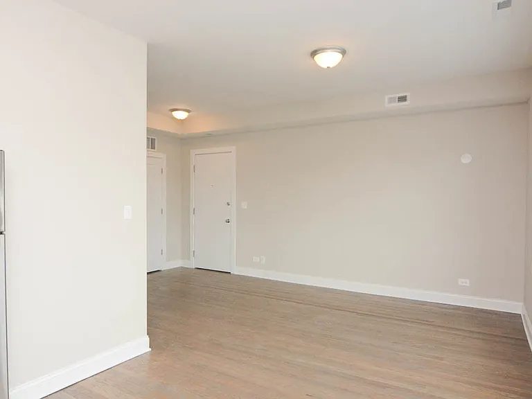 3407 W Fullerton Ave #D4 — Photo 5