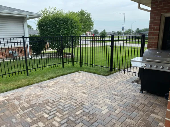(undisclosed Address), Darien, IL 60561